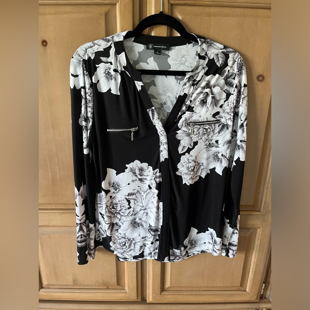 Blank and white floral blouse